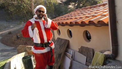 Дедушка Мороз трахает Снегурочку