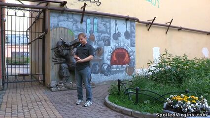 Первый раз и сразу с двумя парнями