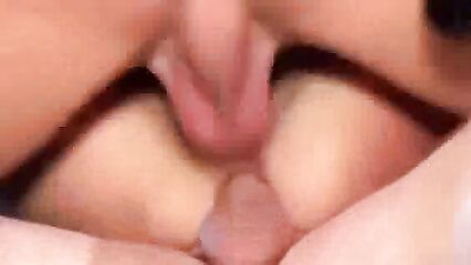 Русскую молодую брюнетку поимели в два члена