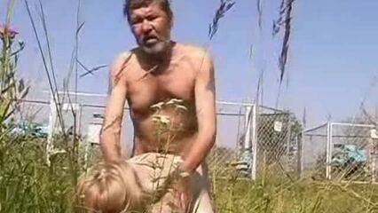 Порно фильм Сексуальная жизнь бомжей