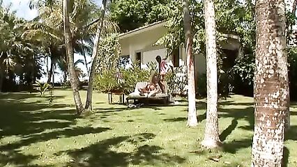 Групповое порно во все дыры с блондинкой