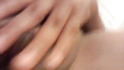 Киска молоденькой крупным планом