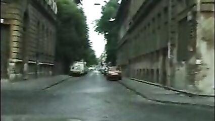 Худая украинка подставила тугую попку для анала