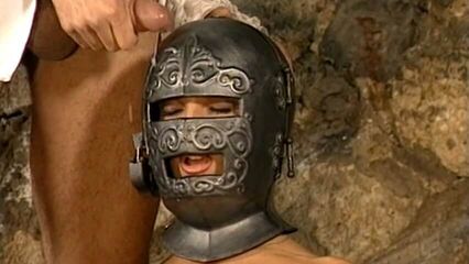 Леди в железной маске - полнометражный порно фильм с русским переводом