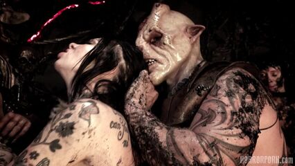 Адская дыра | Hell Hoes (2019) порно ужастик на ночь