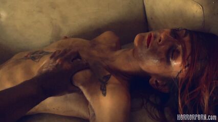 Порно ужасы на ночь: Зверь из леса