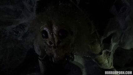 Женщина-паук спермопожирательница — порно ужастик +18