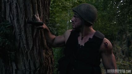 Порно фильм 14: Хищник-охотник за членами (2021)