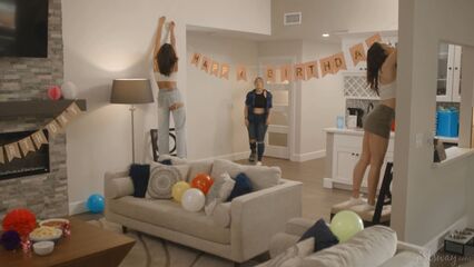 Игра в бутылочку | Spun (2024) с русскими субтитрами